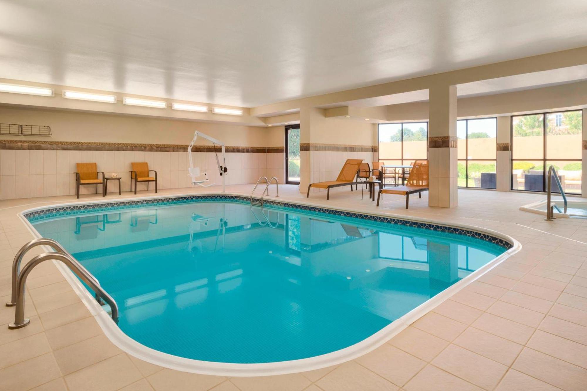 Courtyard Akron Fairlawn Montrose Экстерьер фото